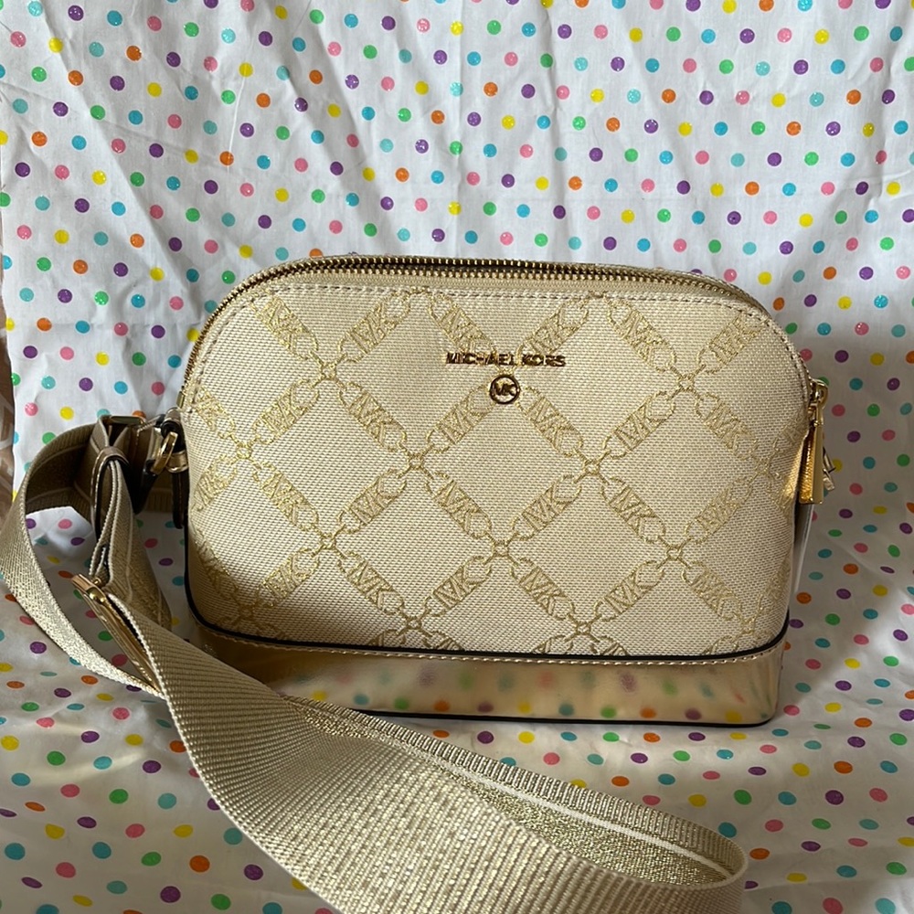 Michaels shoulder bag     Still in bag   Never used